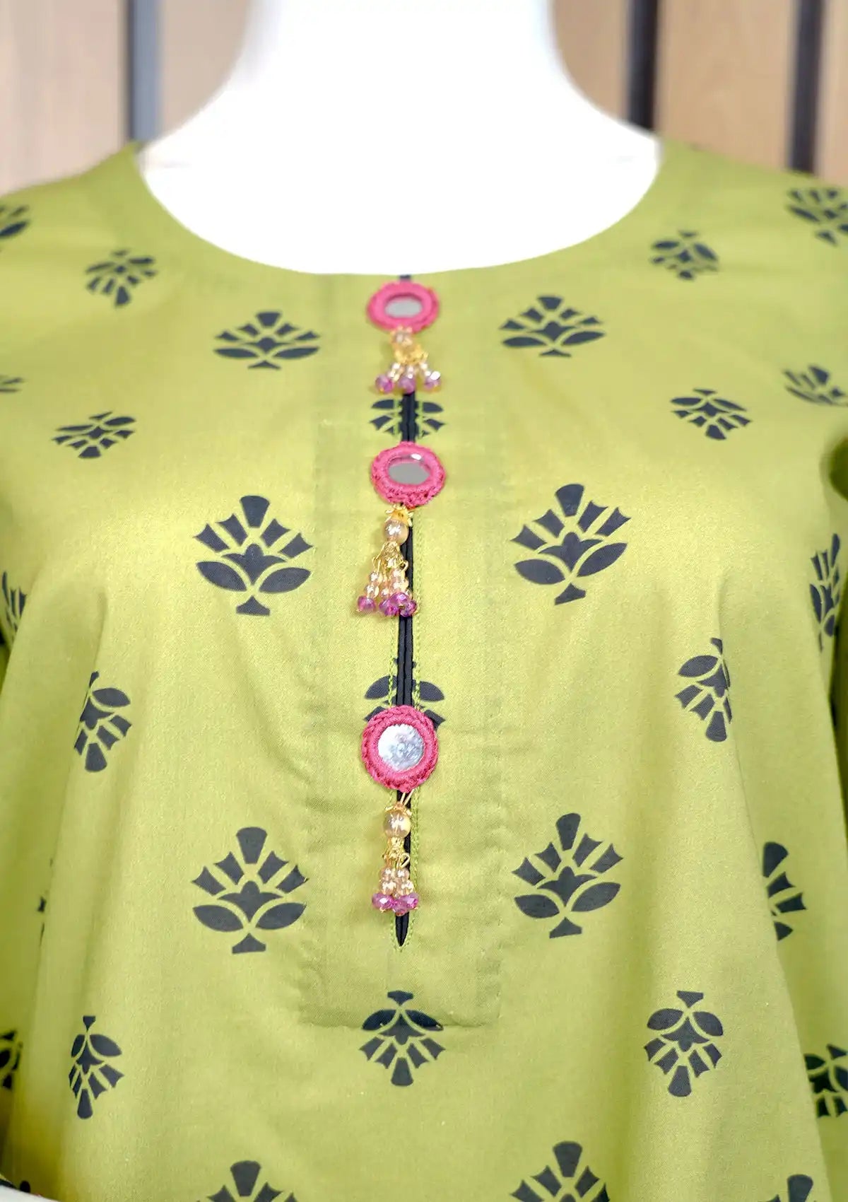 Winter Collection - Madiha Jahangir - Gulmira - Cambric - 2 pcs - D#03 - Official Madiha Jahangir - Agha Fabrics UK