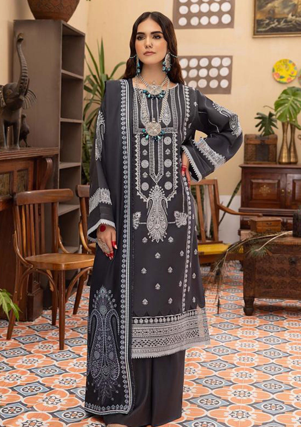 Winter Collection - Mahnur - Masakali - D# 05 B - Official Mahnur - Agha Fabrics UK