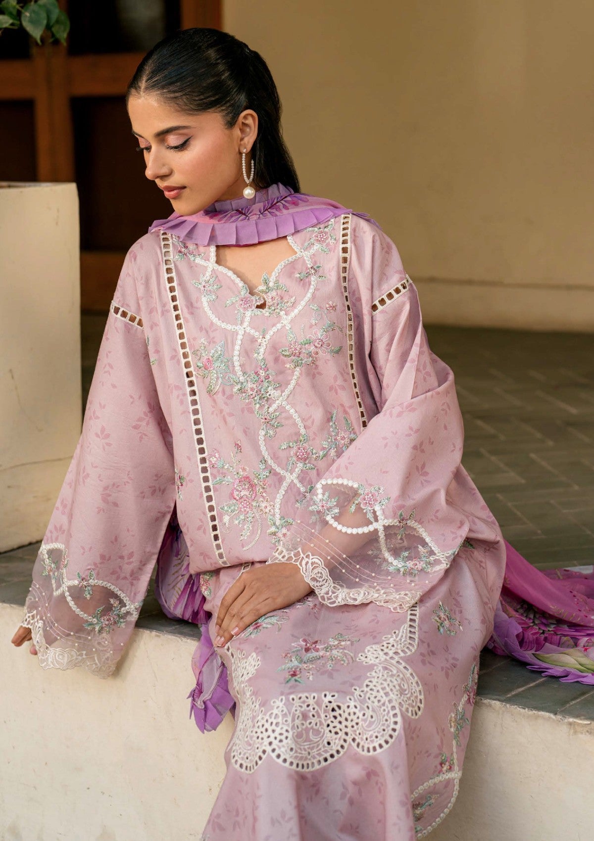 Lawn - Roheenaz - Aashiyana - Luxury 25 - RAL#04-A - Ameema