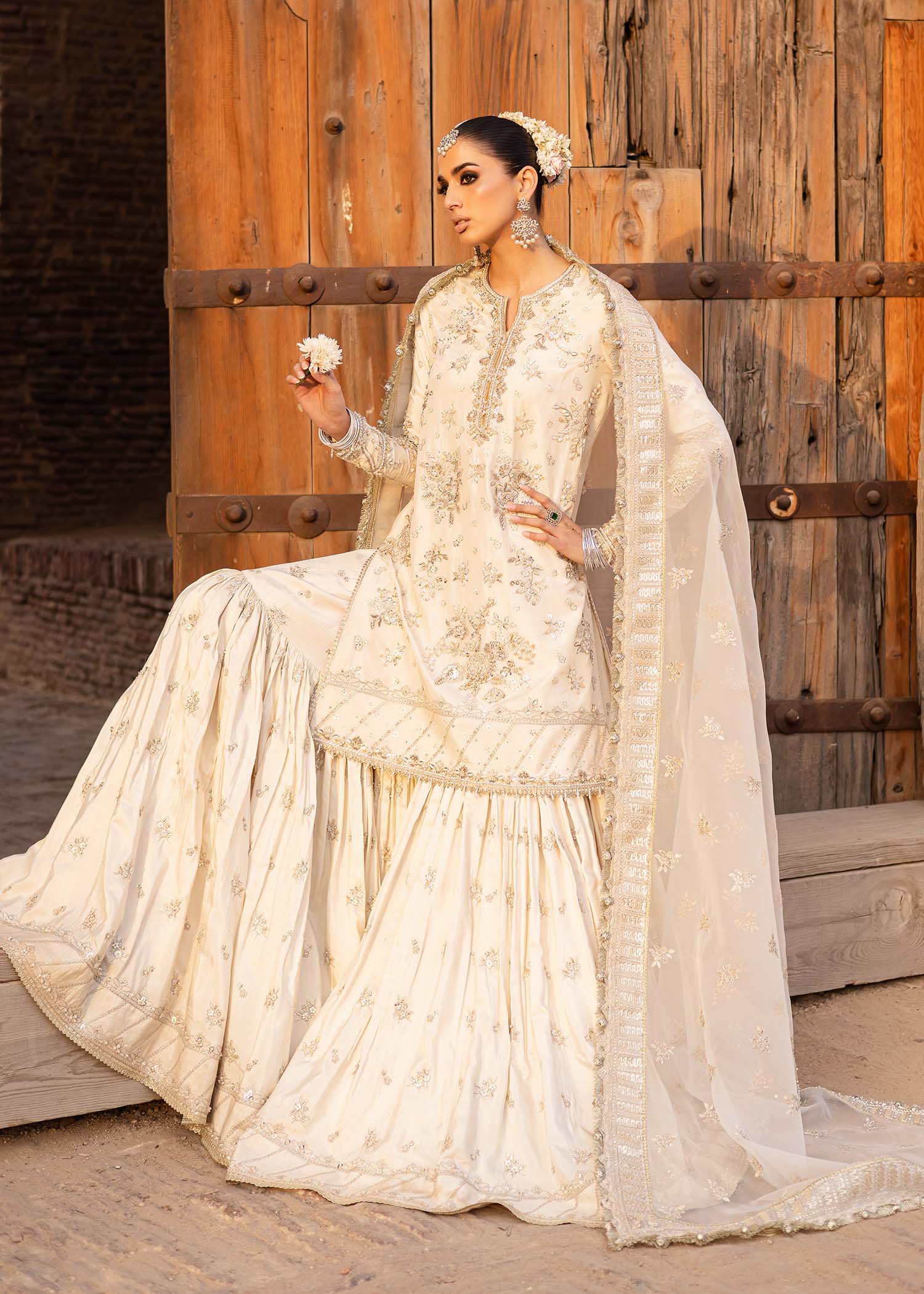 Akbar Aslam | Luxury Formals | Roshaneh