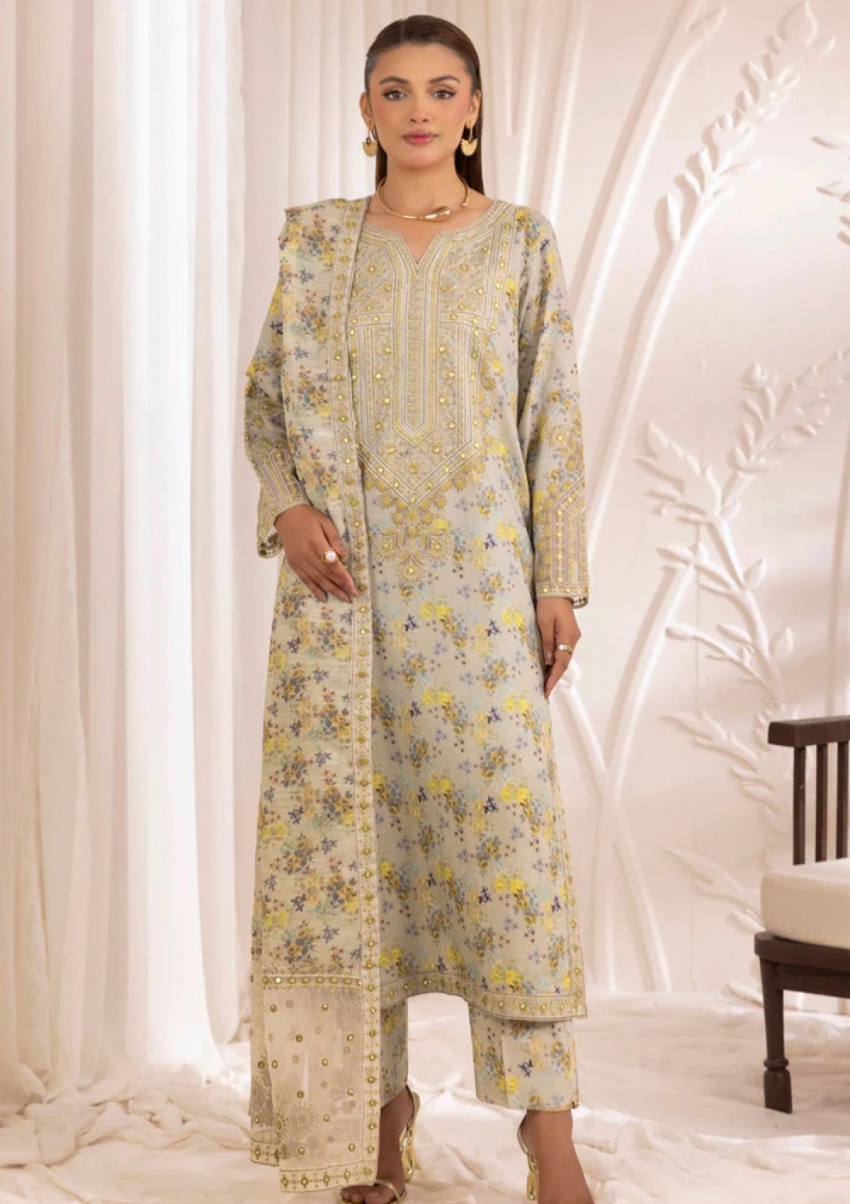 Pret - Mohagni - Festive 25 - DLS-01