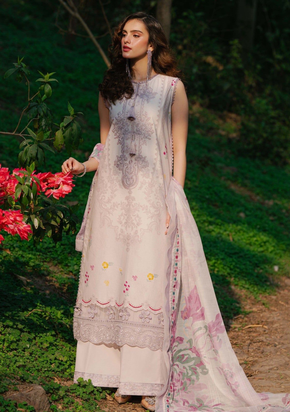 Lawn - Saad Shaikh - Nature's Whisper - Aafreen