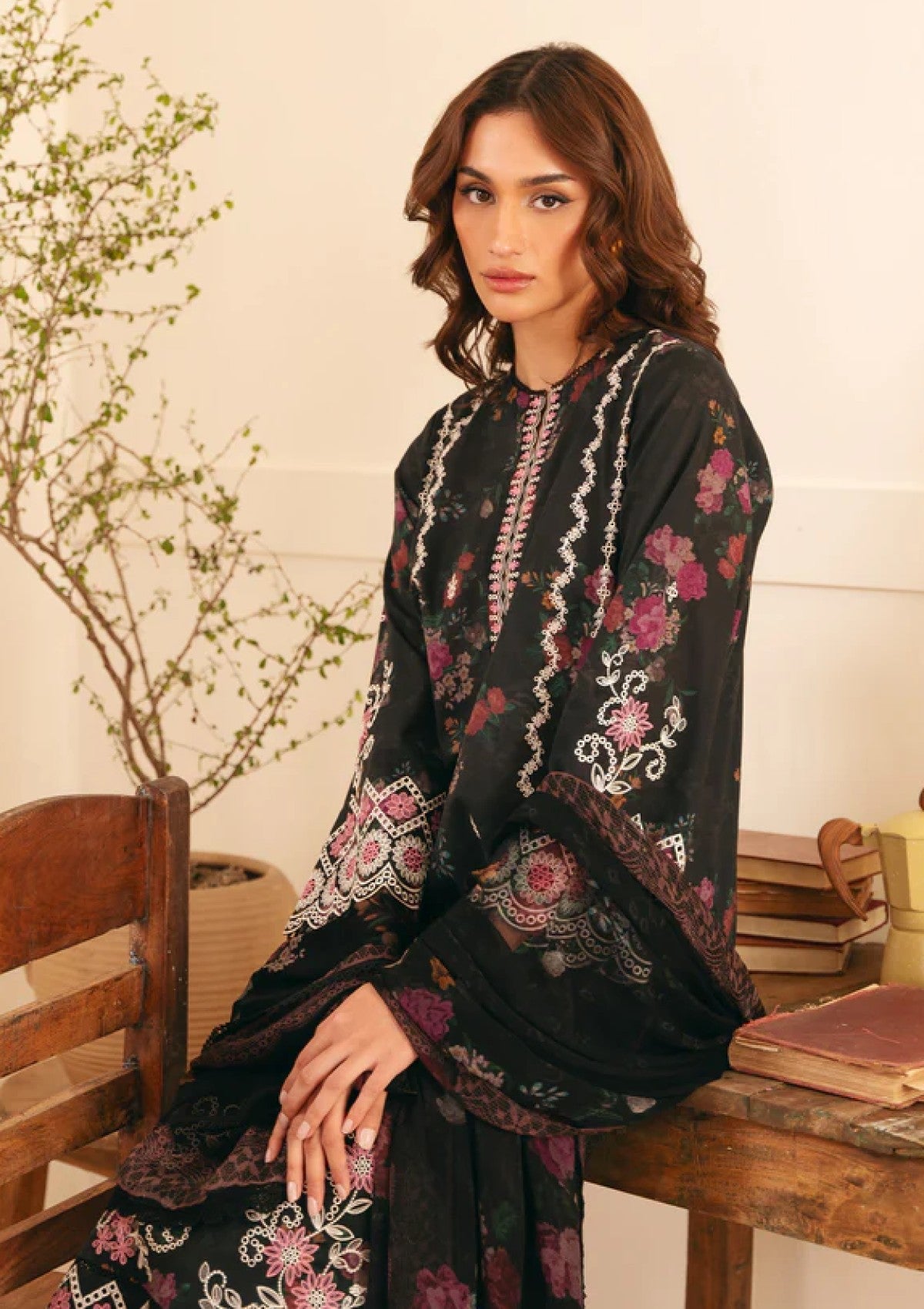 Lawn - Sahar - Raya - EL-V1-S25-05 - Gothic Garden