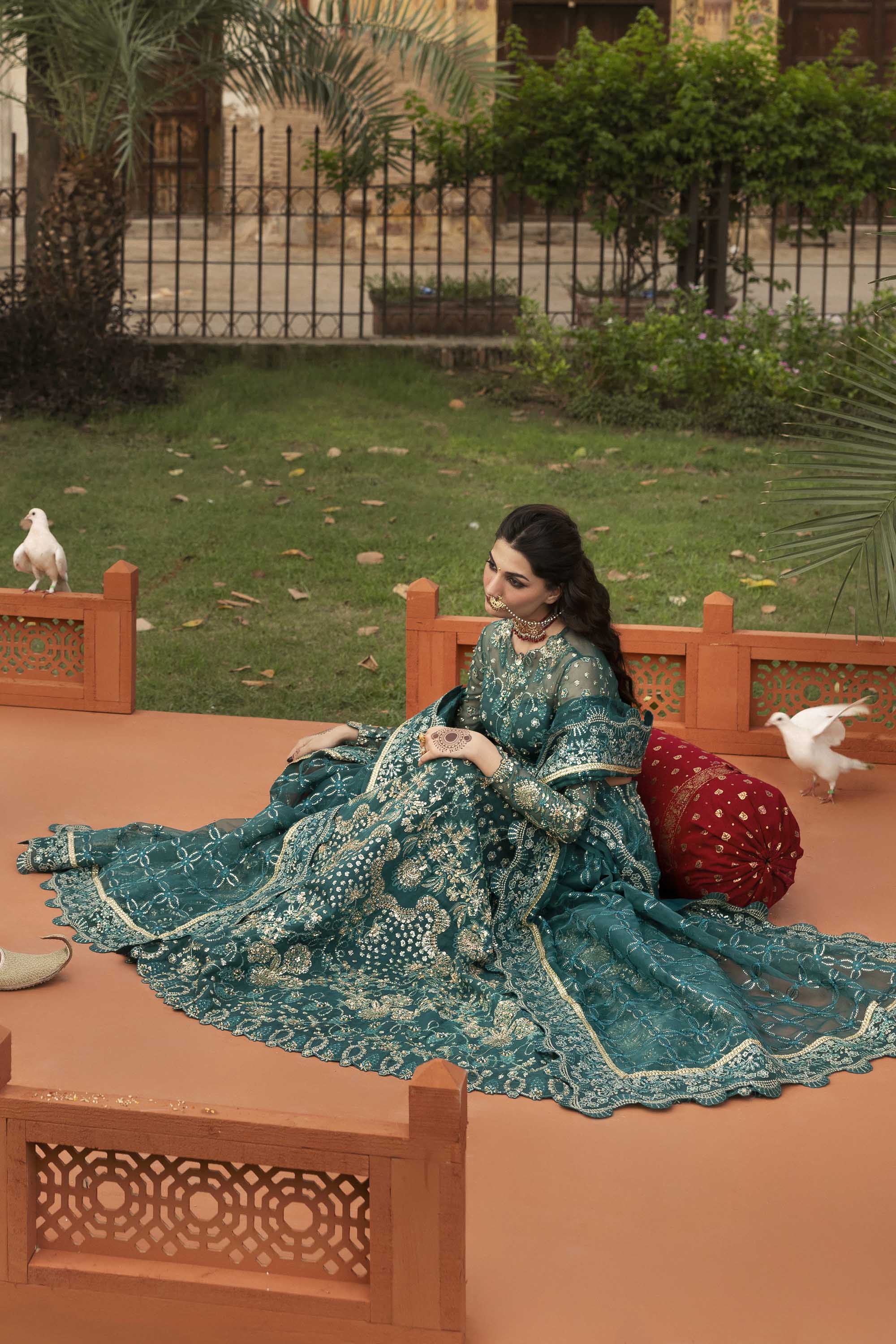 Akbar Aslam | Formals | Gulnar