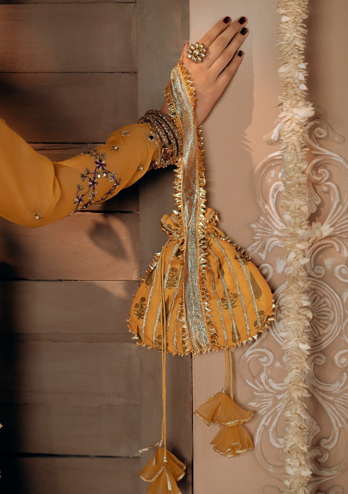 Pret - Fozia Khalid - Chamakh Dhamakh - Wedding Festivity - Mayun