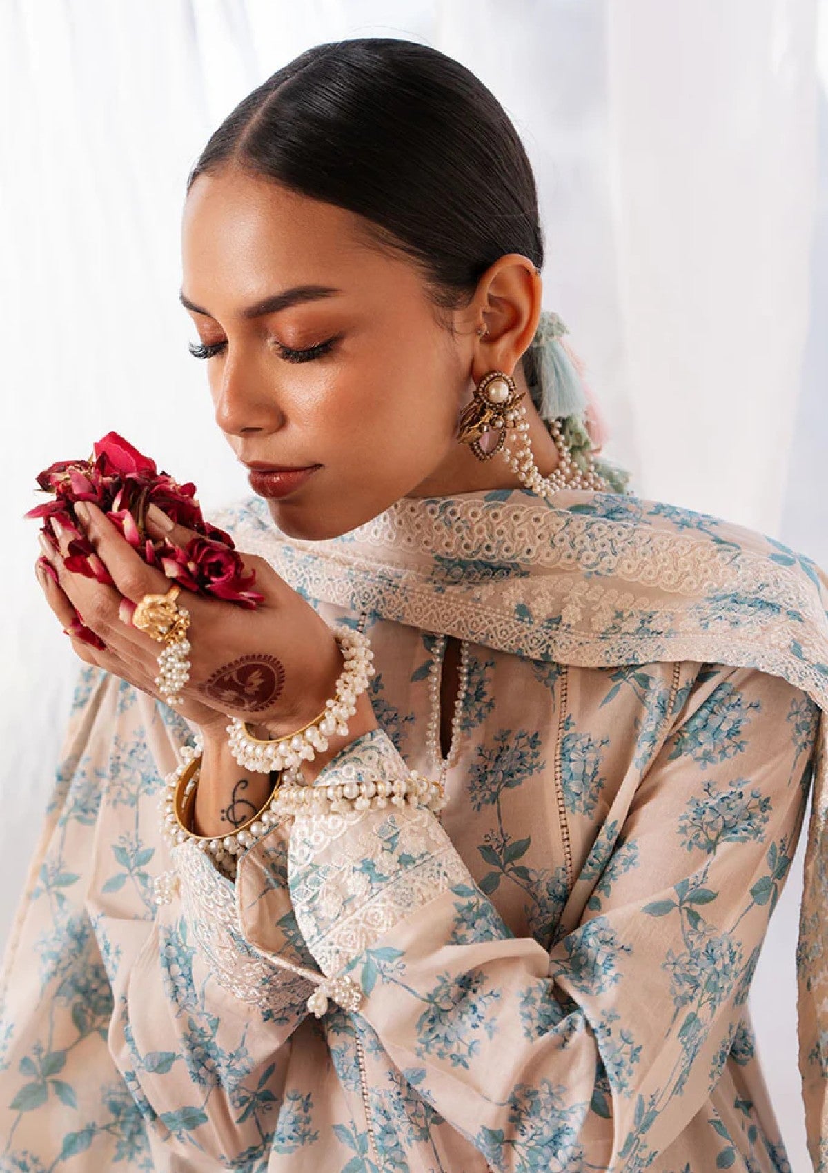 Lawn Collection - Cross Stitch - EidÃÂàLawnÃÂà- CEL24#19 - DAINTY ROYALE