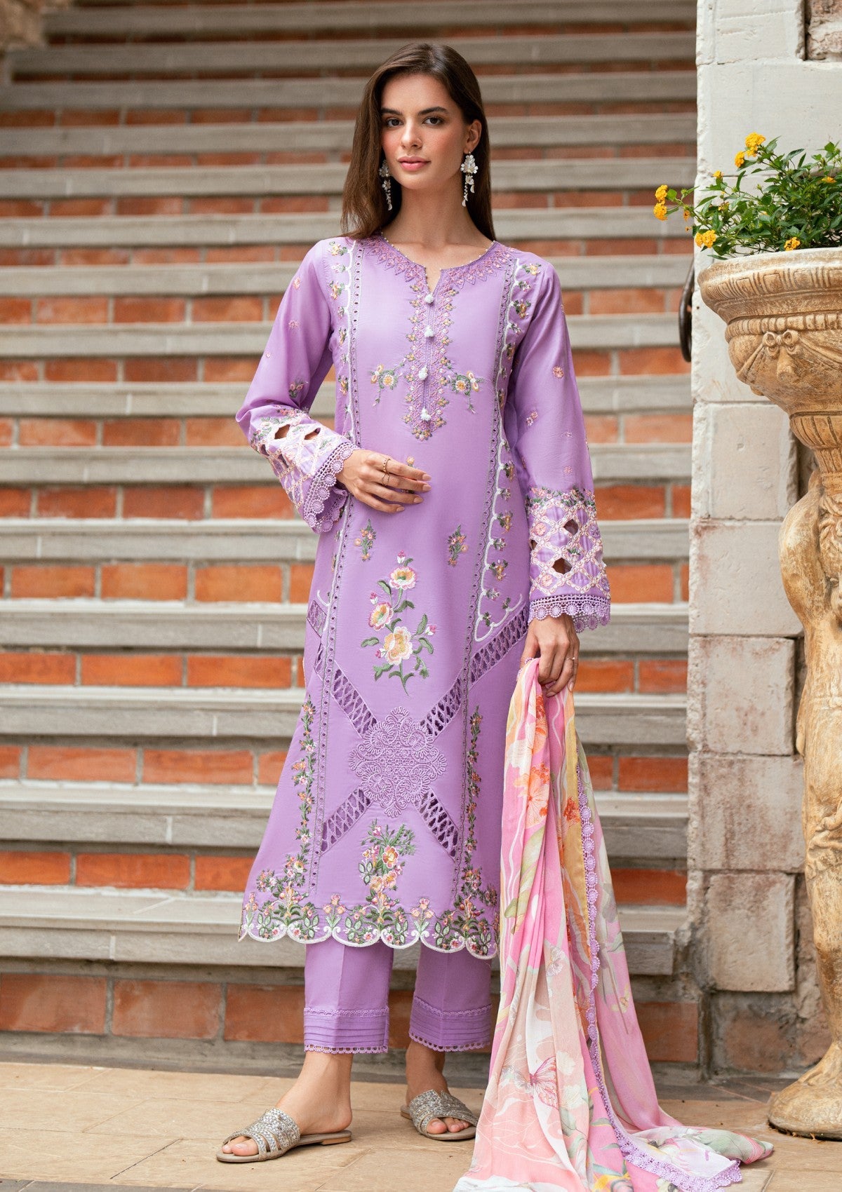 Lawn - Roheenaz - Summer Reverie - Luxury 25 - WISTERIA