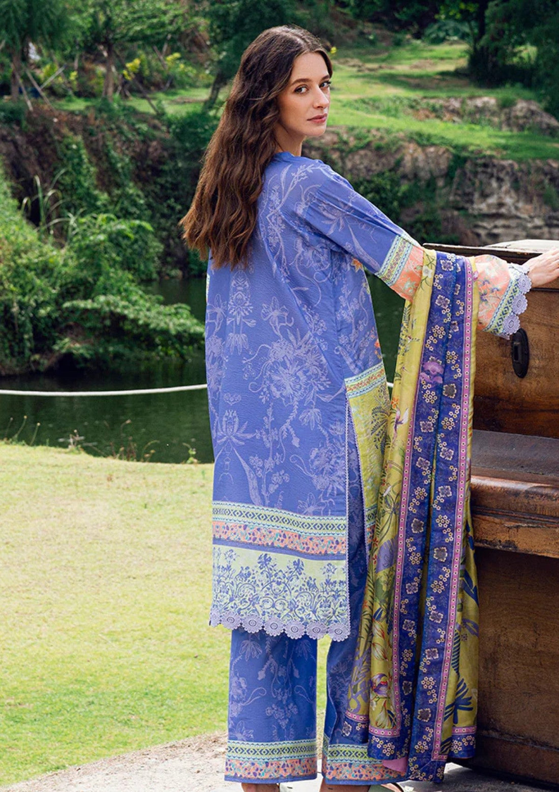 Lawn - Roheenaz - Garden Veil - Printed 25 - RGV#08-A - Inky Bloom
