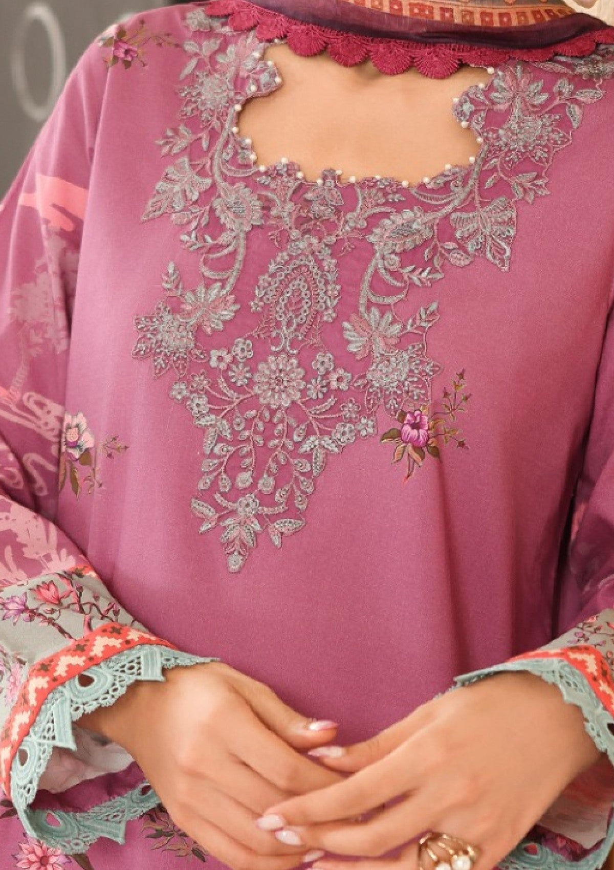 Lawn - Roheenaz - Pareesa 25 - Printed Cambric - RNZ#01B - NABEEÃÂÃÂÃÂÃÂ