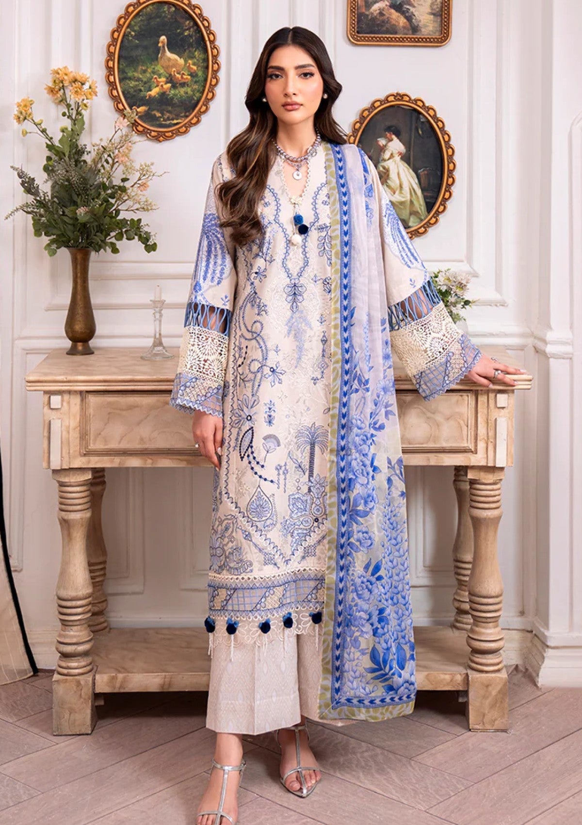 Winter - Roheenaz - Aezel - Embroidered Cambric - RC25#03 A - Eleen