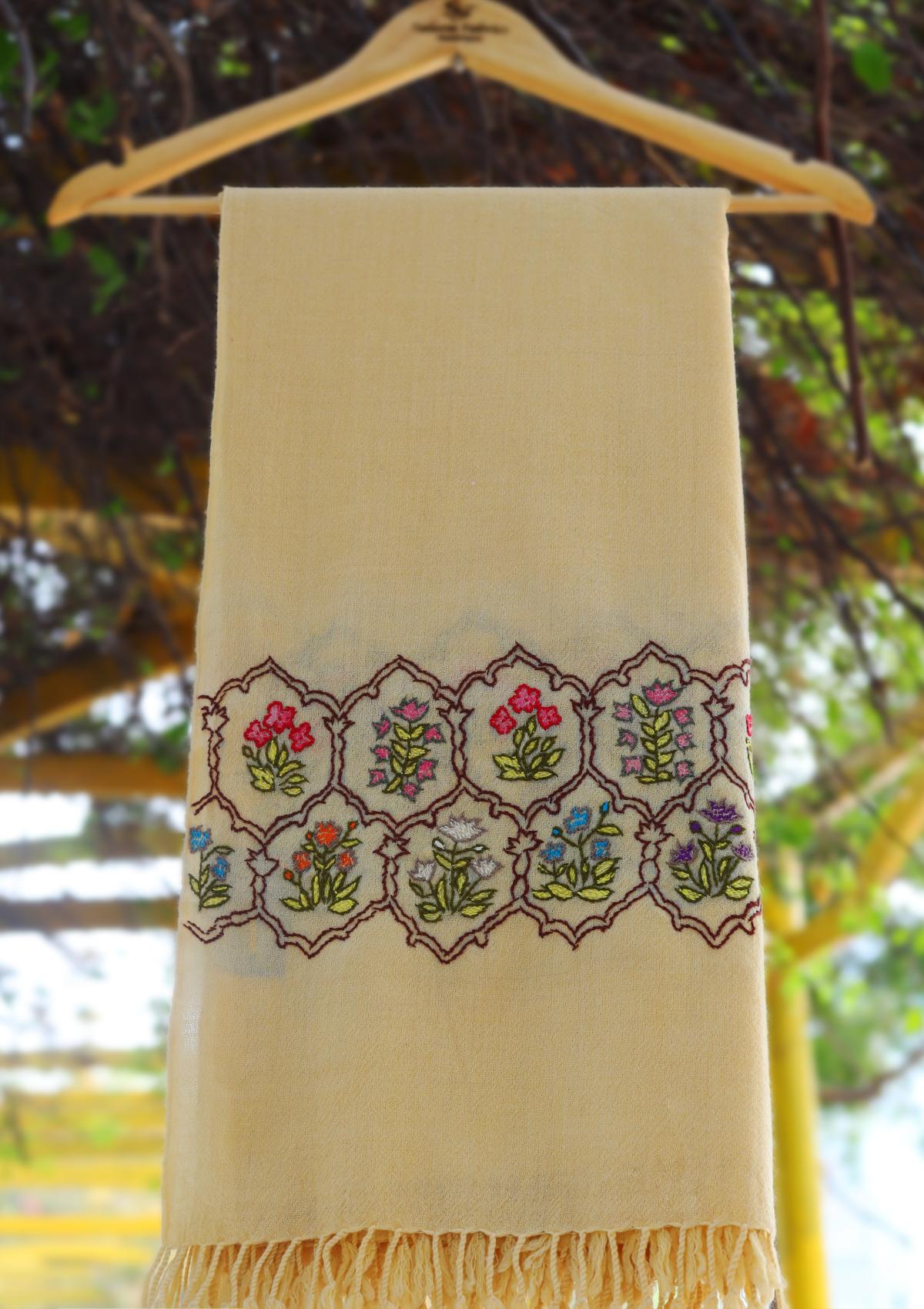 Wool Needle Work Shawl D - 30B - D Cream