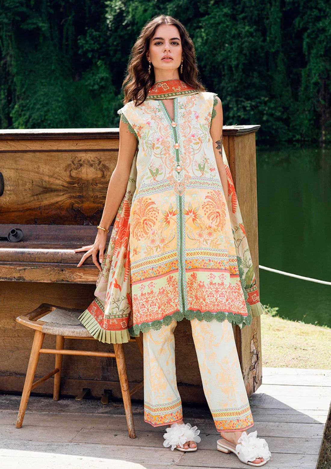 Lawn - Roheenaz - Garden Veil - Printed 25 - RGV#08-B - Gold Riddle