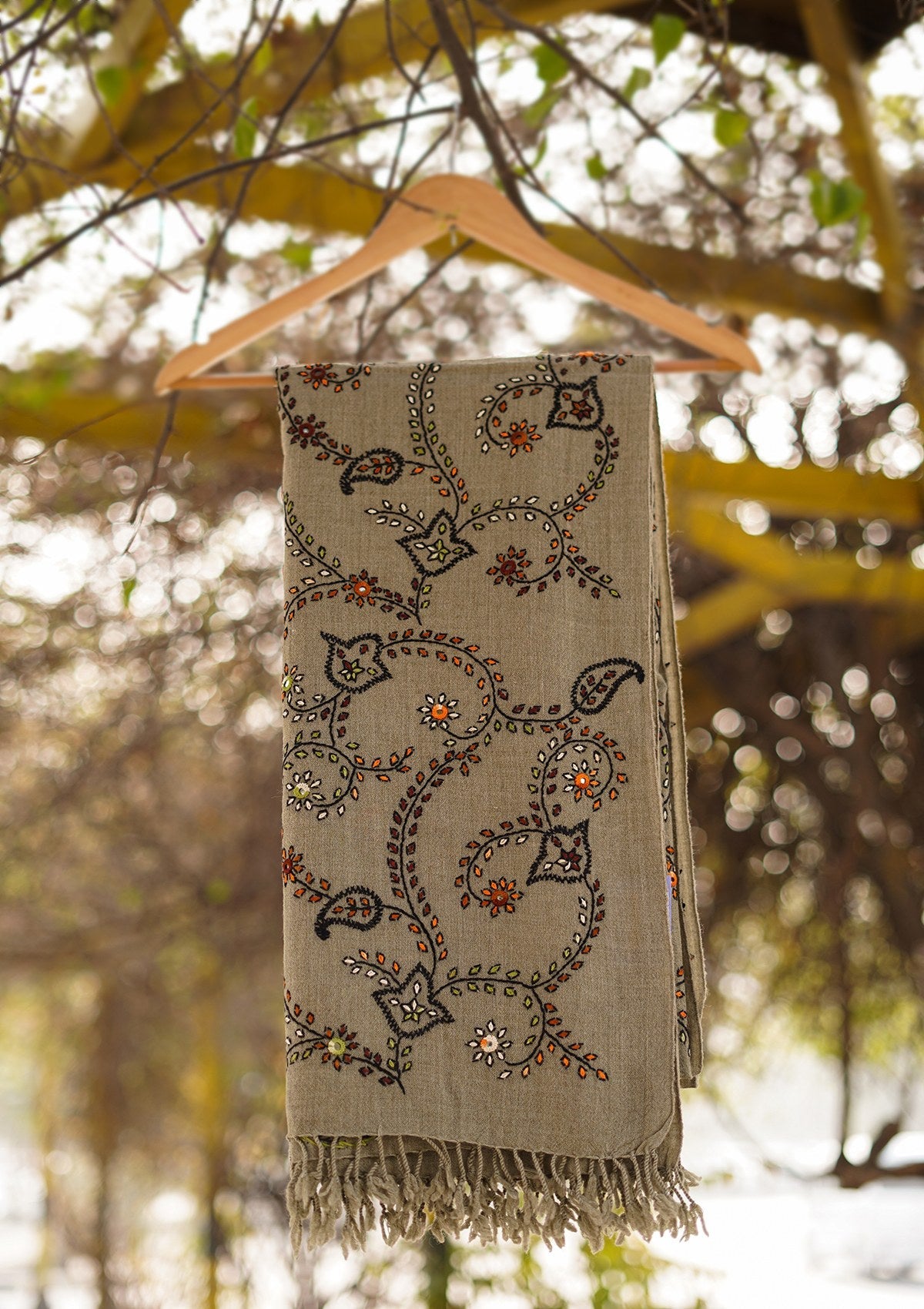 Wool Needle Work Shawl D - 27 - M Grey