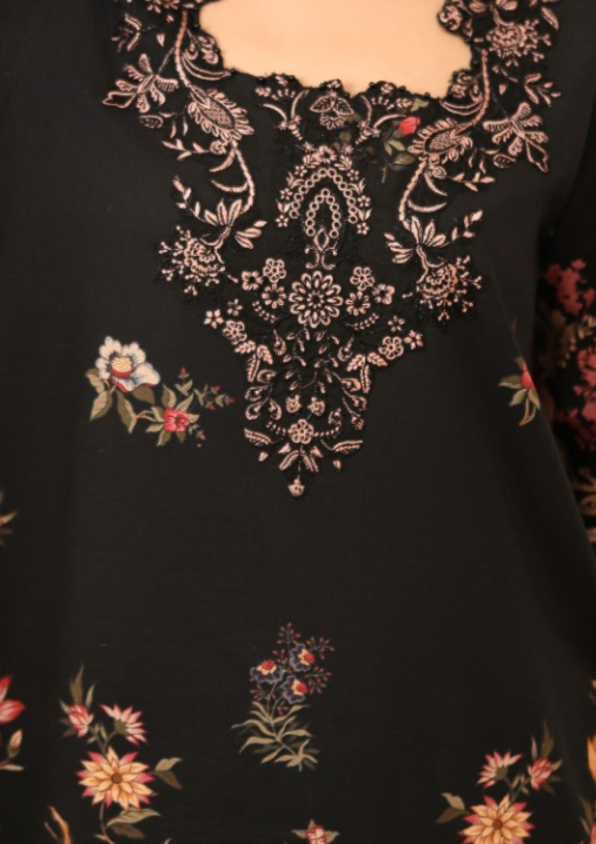 Lawn - Roheenaz - Pareesa 25 - Printed Cambric - RNZ#01ÃÂÃÂ - ZAIMA