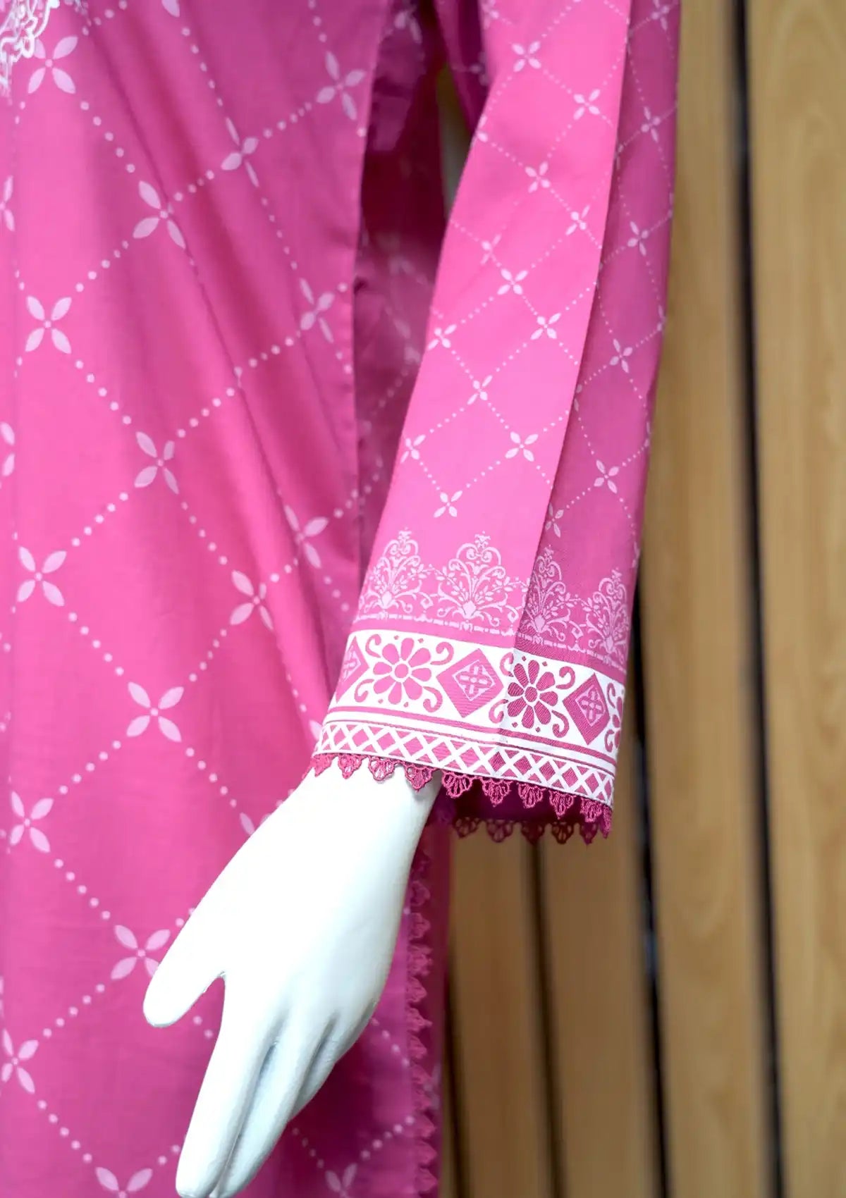 Winter Collection - Madiha Jahangir - Gulmira - Cambric - 2 pcs - D#05 - Official Madiha Jahangir - Agha Fabrics UK