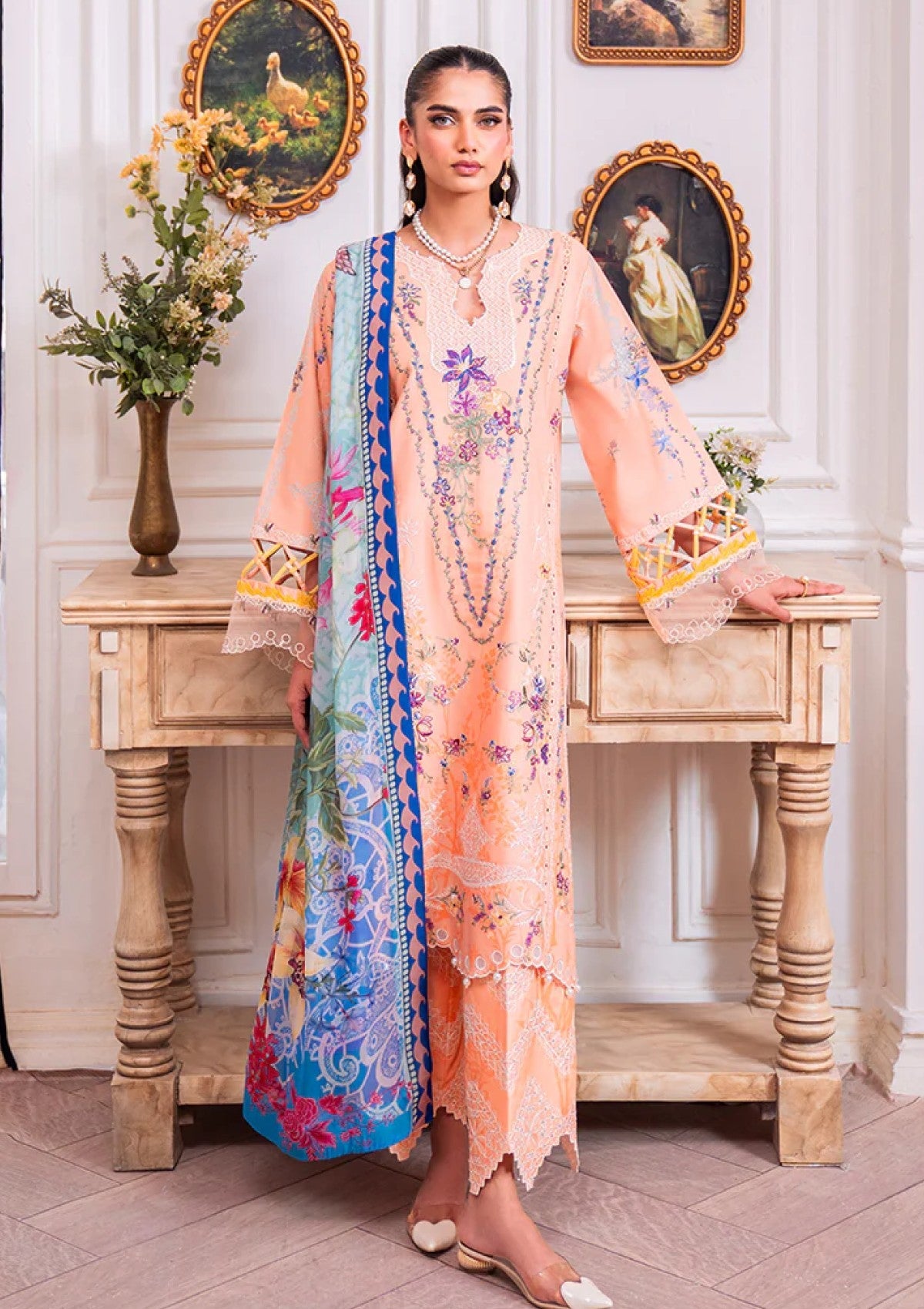 Winter - Roheenaz - Aezel - Embroidered Cambric - RC25#02 A - Amal