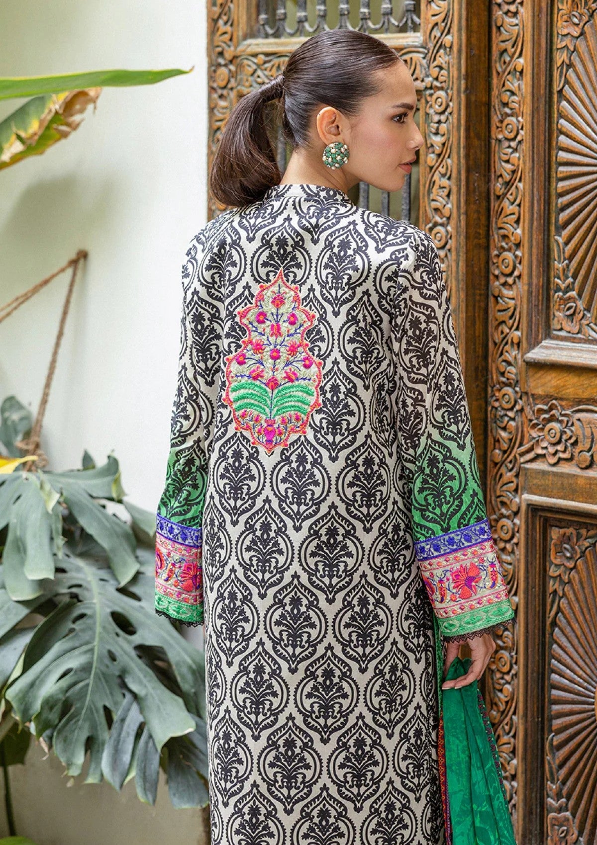 Lawn - Zainab Chottani - Tahra - Volume 2 - Tia