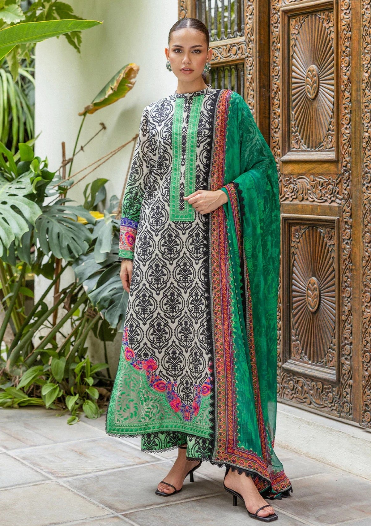 Lawn - Zainab Chottani - Tahra - Volume 2 - Tia