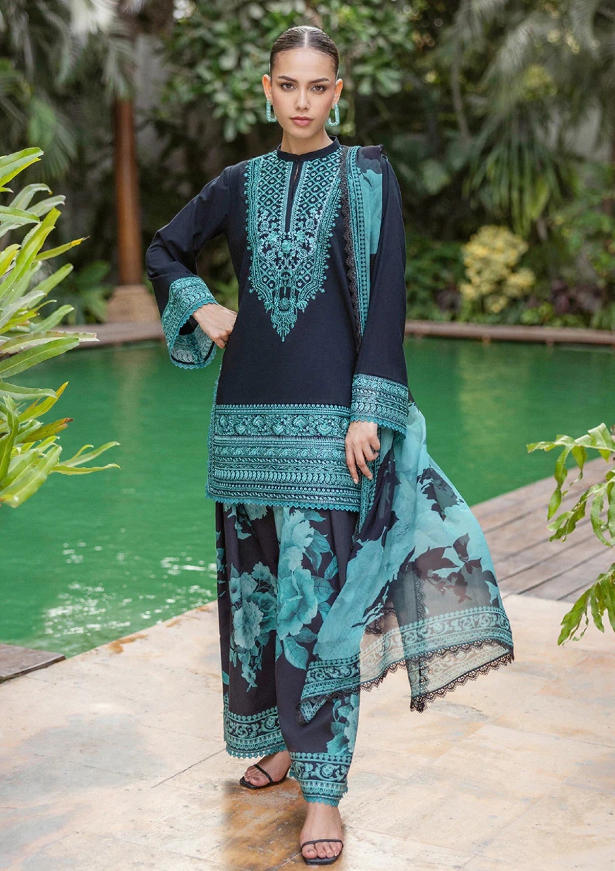 Lawn - Zainab Chottani - Tahra - Volume 2 - Raya