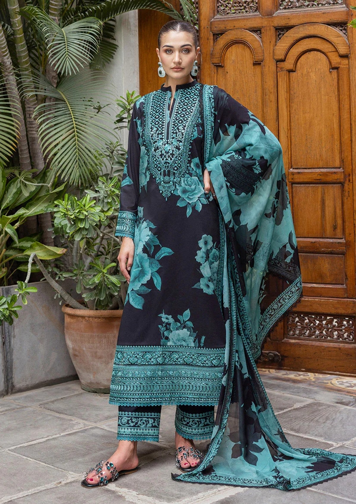 Lawn - Zainab Chottani - Tahra - Volume 2 - Raya