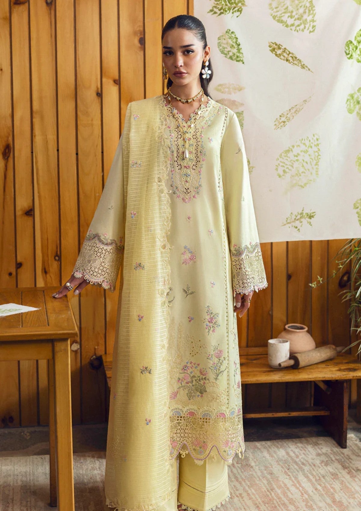 Lawn - Qalamkar - Qlinekari 25 - DC#04 - Keva