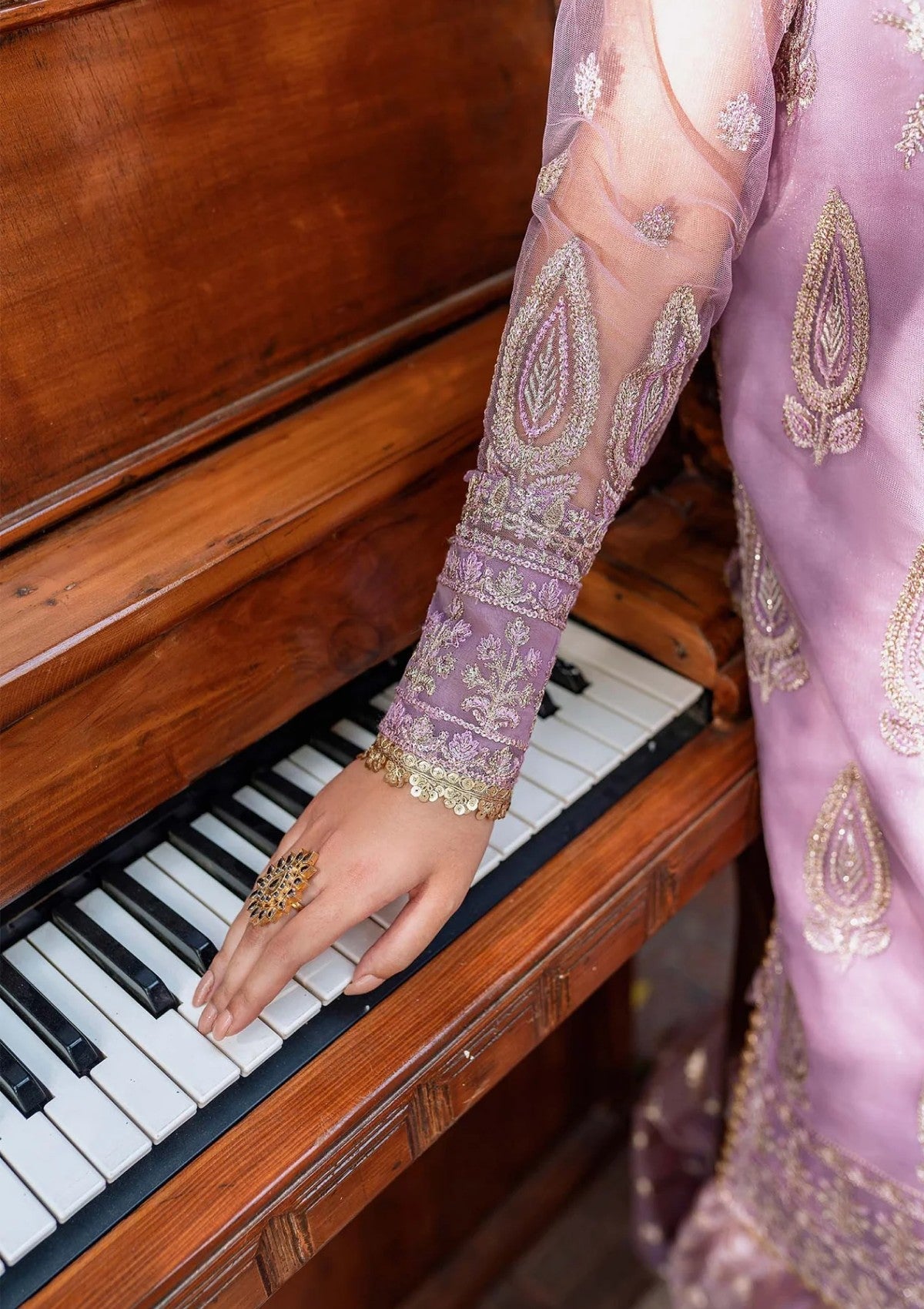 Formal Collection - Akbar Aslam - Mastani - ASM24#1493 - Raniya