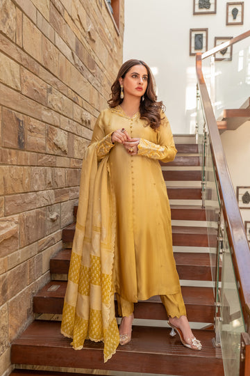 Wahaj M Khan | The Print Story | Yellow Shaded Sheesha Outfit