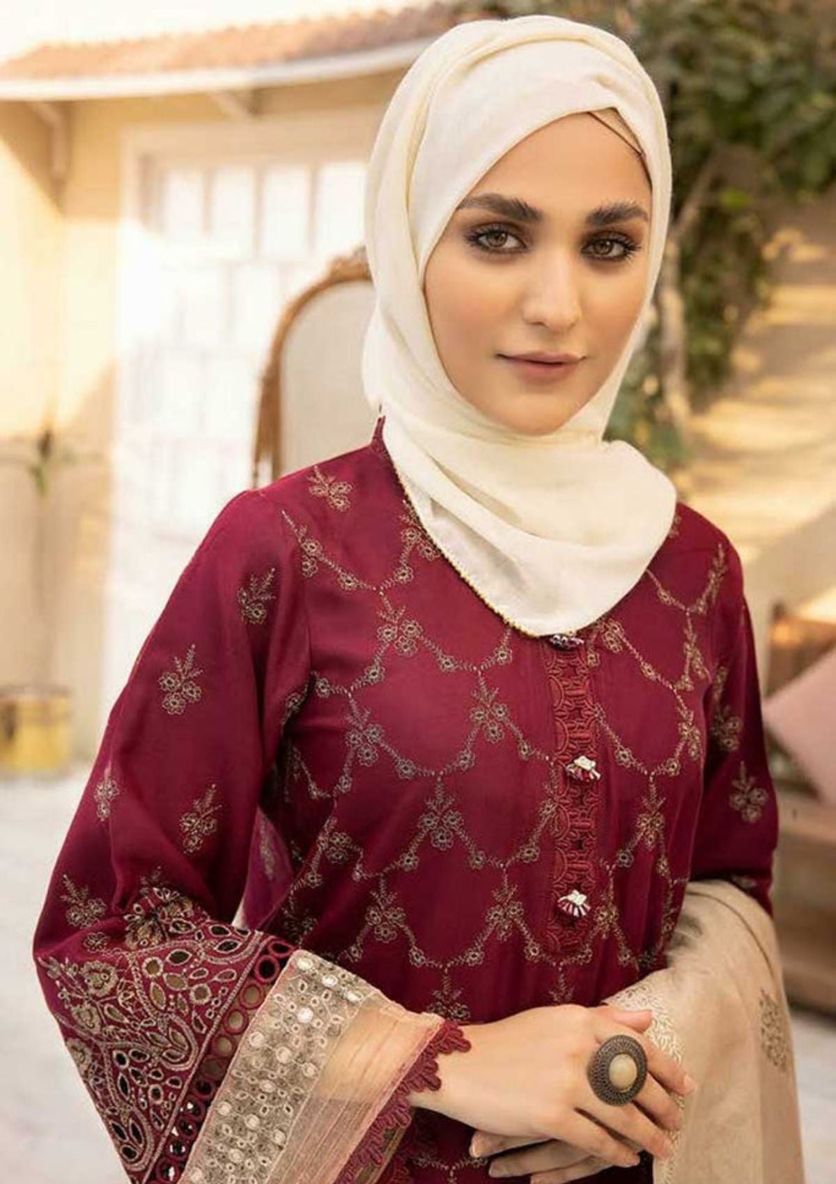 Winter Collection - Dua - Gul e Zarki - Camellia - Wool - D#11