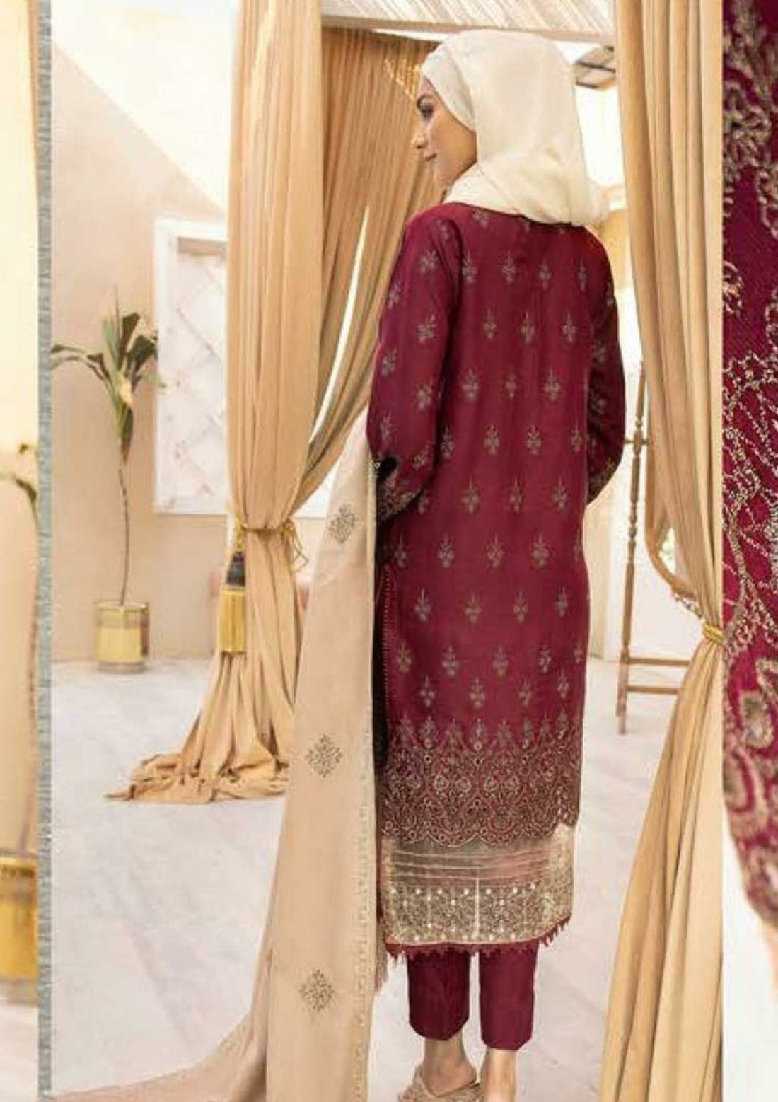 Winter Collection - Dua - Gul e Zarki - Camellia - Wool - D#11