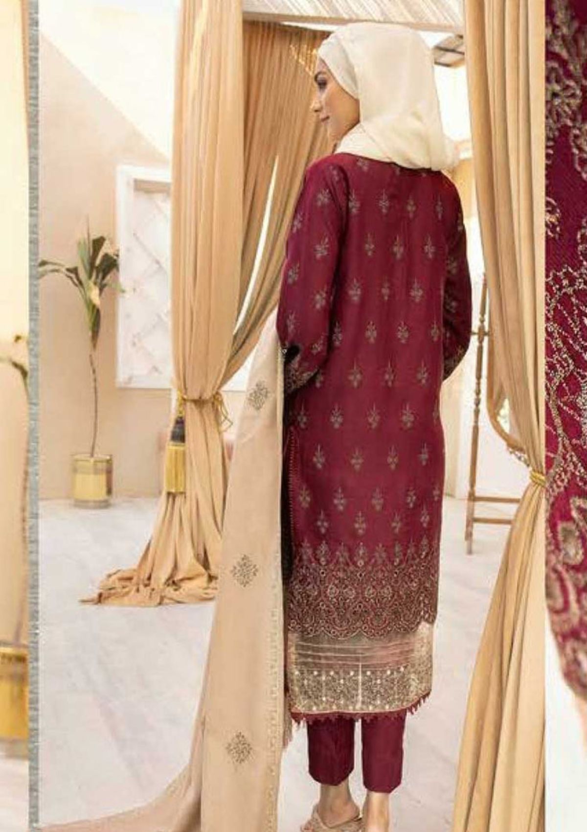 Winter Collection - Dua - Gul e Zarki - Camellia - Wool - D#11