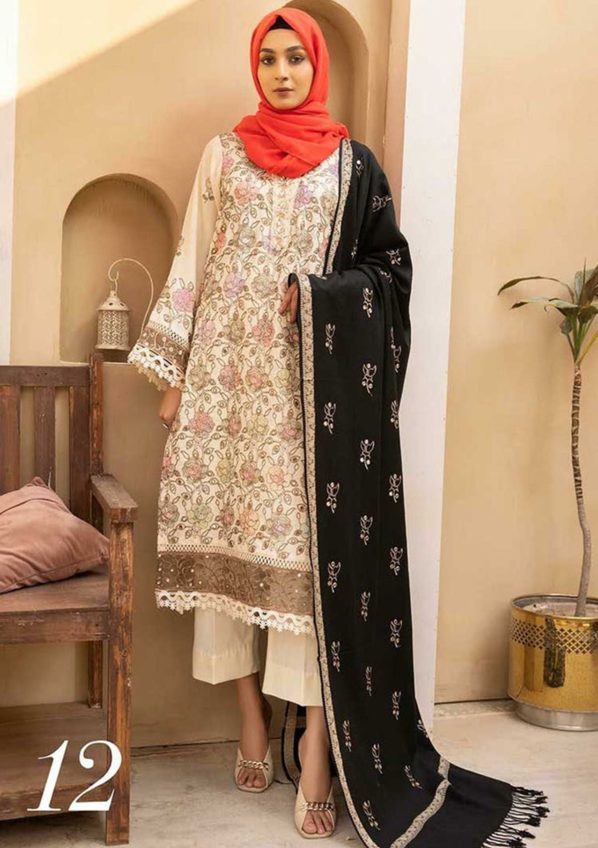 Winter Collection - Dua - Gul e Zarki - Camellia - Wool - D#12