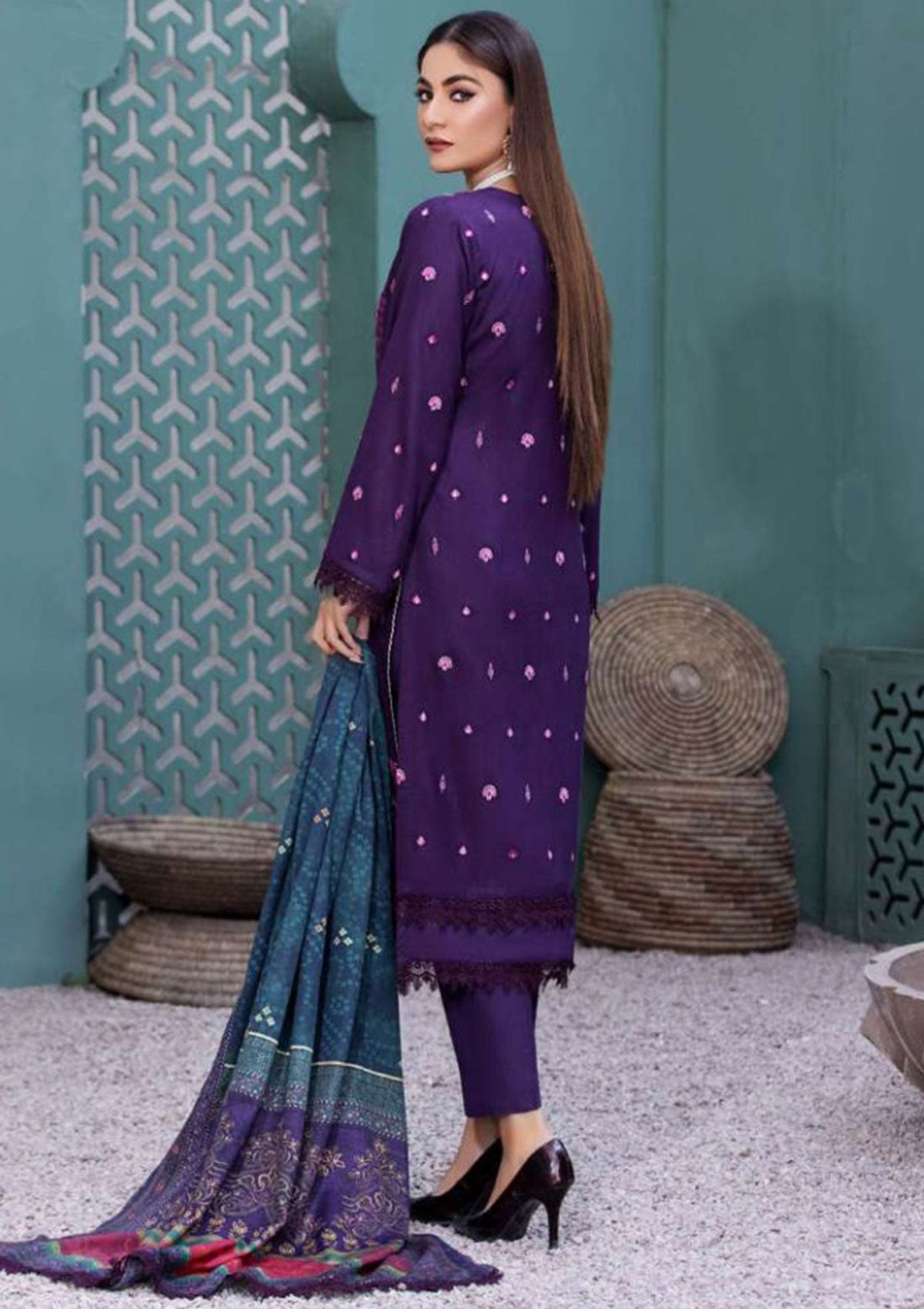 Winter Collection - Noor Jahan - Crimson - D#01