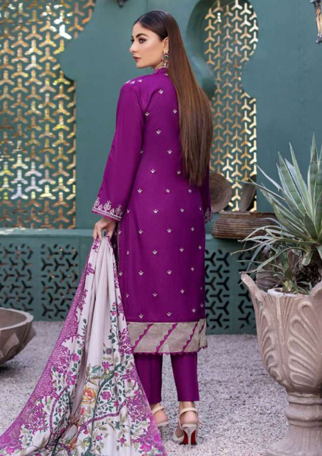 Winter Collection - Noor Jahan - Crimson - D#07