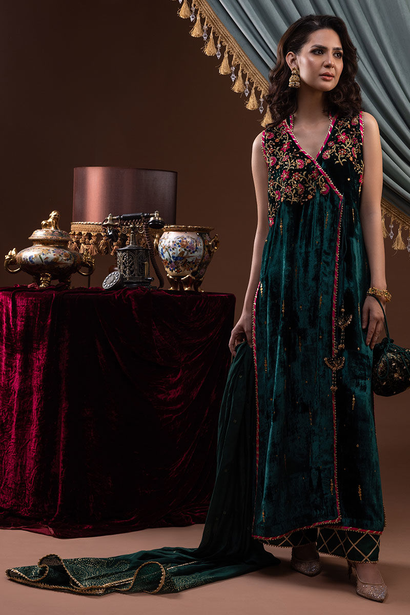 Ansab Jahangir | Bow Velvet Edit | FREYA - Official Ansab Jahangir - Agha Fabrics UK