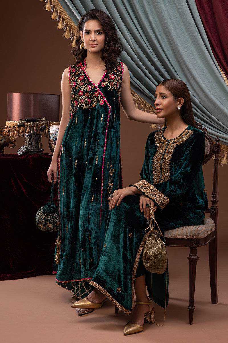 Ansab Jahangir | Bow Velvet Edit | FREYA - Official Ansab Jahangir - Agha Fabrics UK