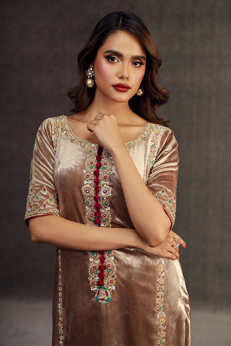 Fatima Khan | Anan Velvet Edit | Naira - Official Fatima Khan - Agha Fabrics UK