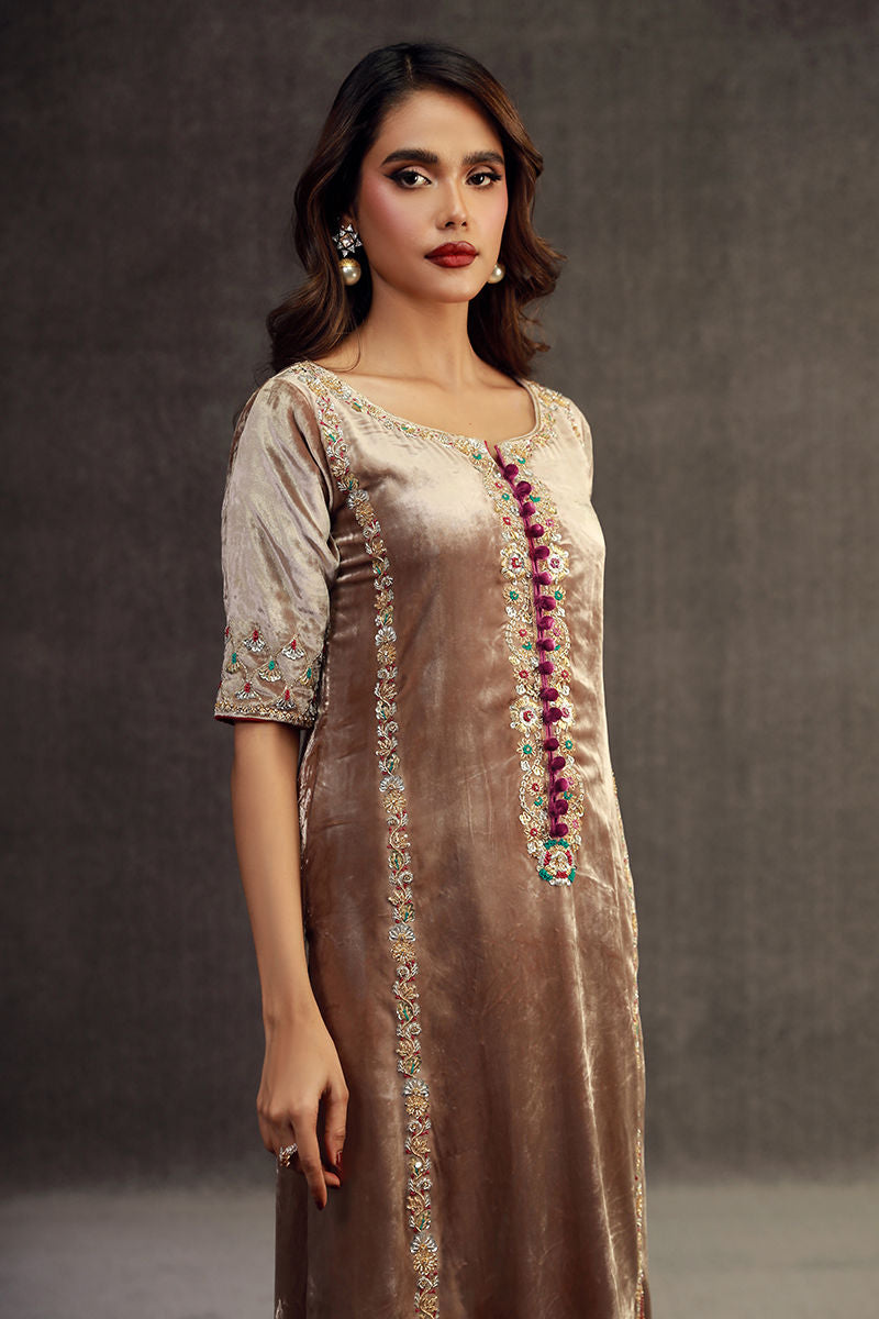 Fatima Khan | Anan Velvet Edit | Naira - Official Fatima Khan - Agha Fabrics UK