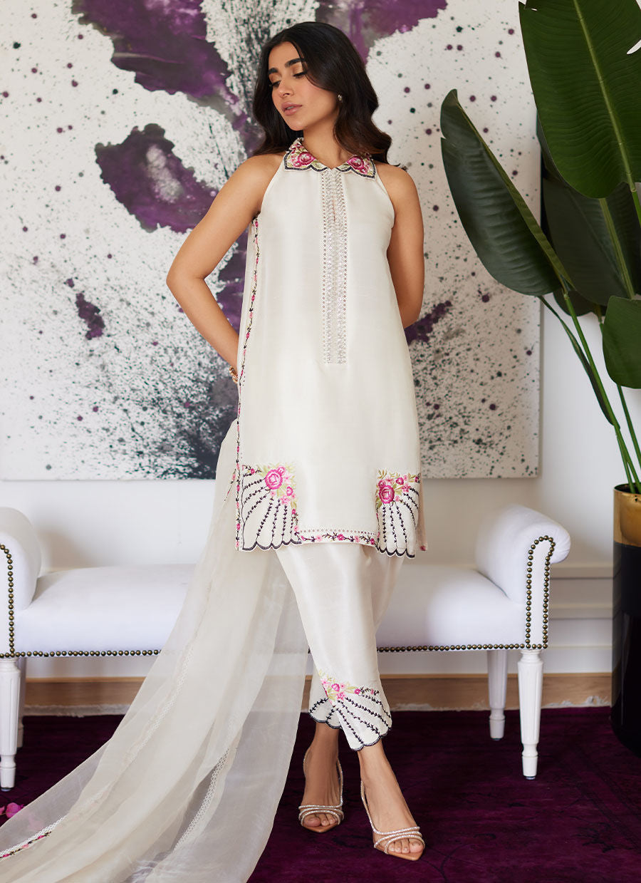 Farah Talib Aziz | Luna Eid Collection 24 | GENEVIVE PEARL WHITE