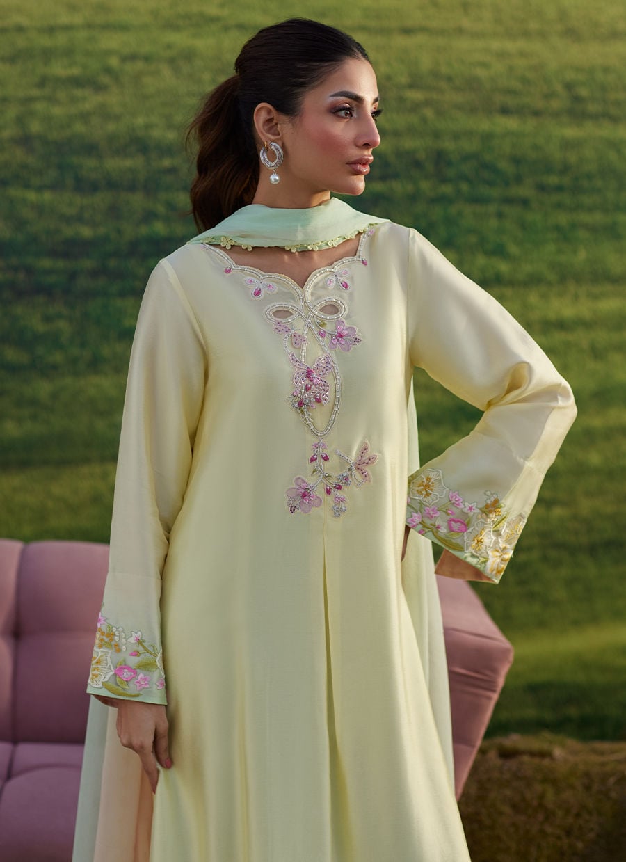 Farah Talib Aziz | Luna Eid 26 | Xeina Shirt And Dupatta