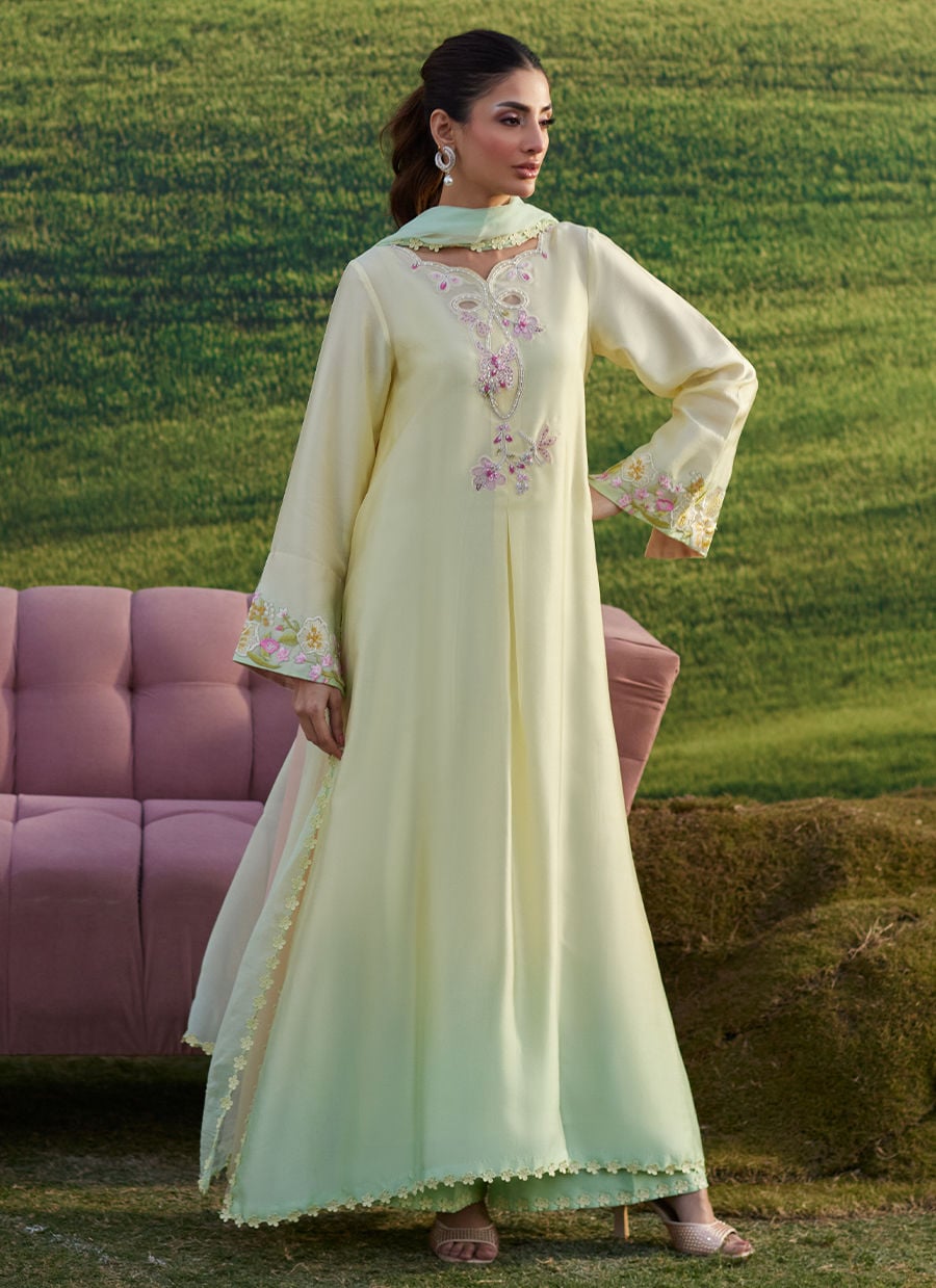 Farah Talib Aziz | Luna Eid 26 | Xeina Shirt And Dupatta