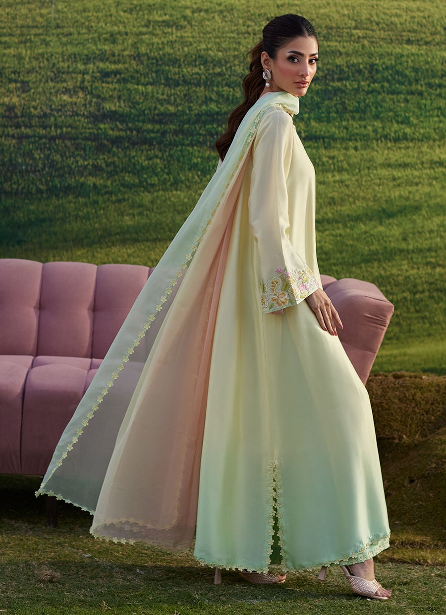 Farah Talib Aziz | Luna Eid 26 | Xeina Shirt And Dupatta