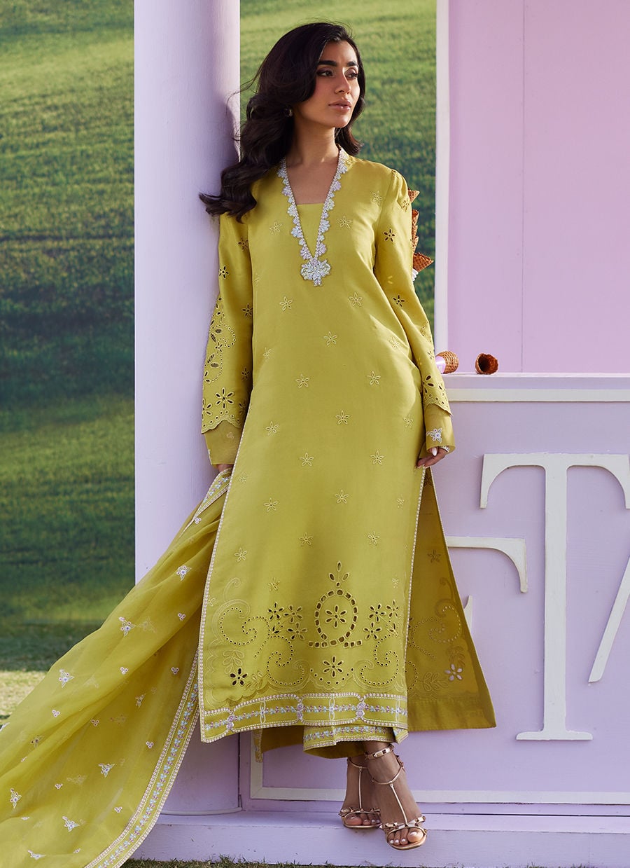 Farah Talib Aziz | Luna Eid 26 | Jayah Shirt And Dupatta