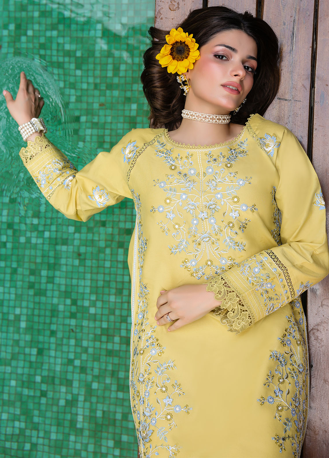 Sahane | Lovent Embroidered Pret 25 | ME23006 Corina