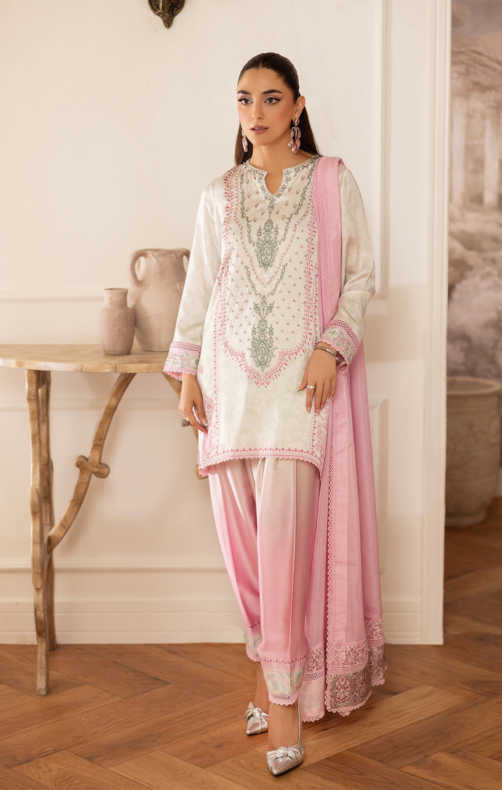 Maya | Eloura Silk Pret 25 | AURI