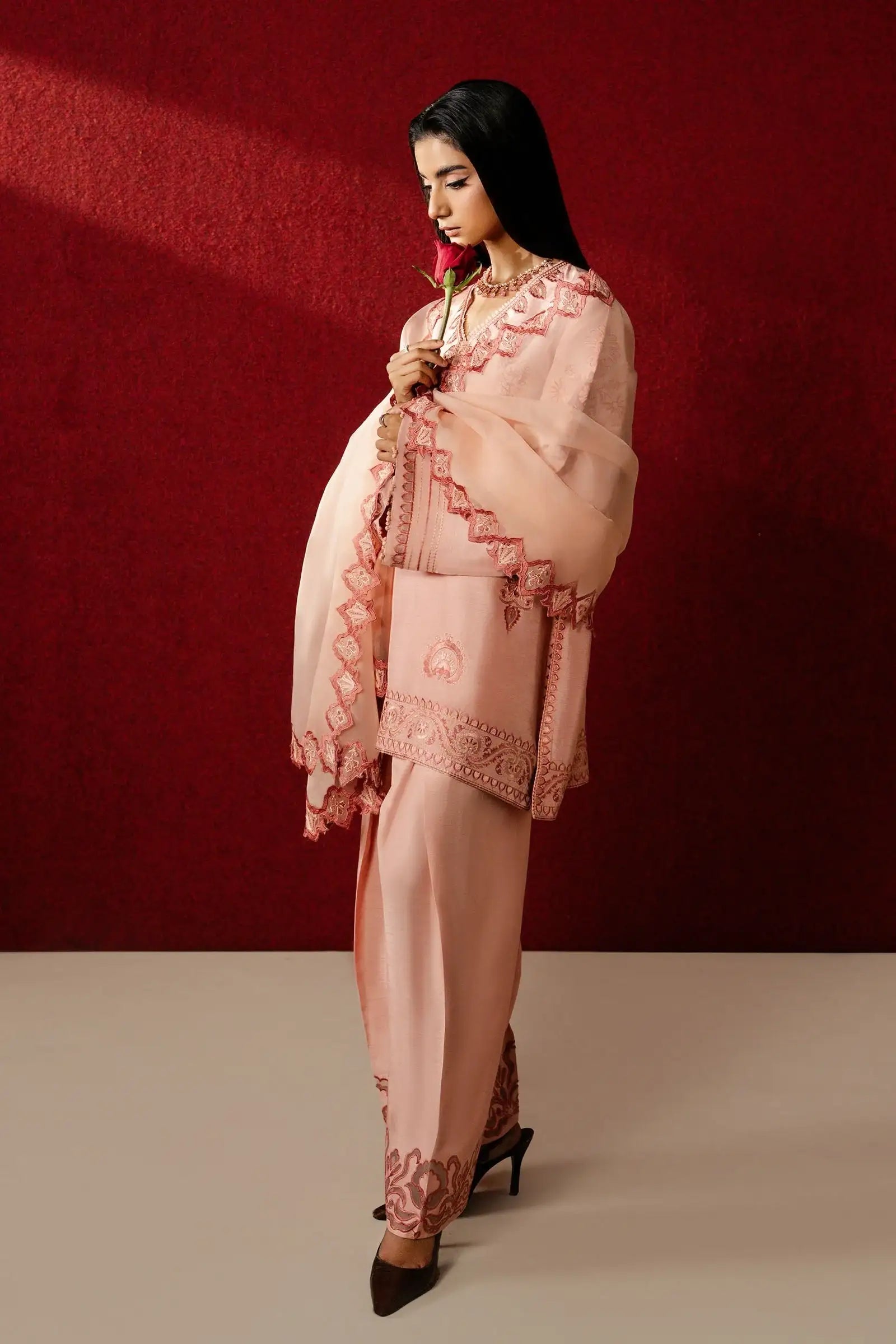 Zaha | Serae Pret |  ROSELYNNE