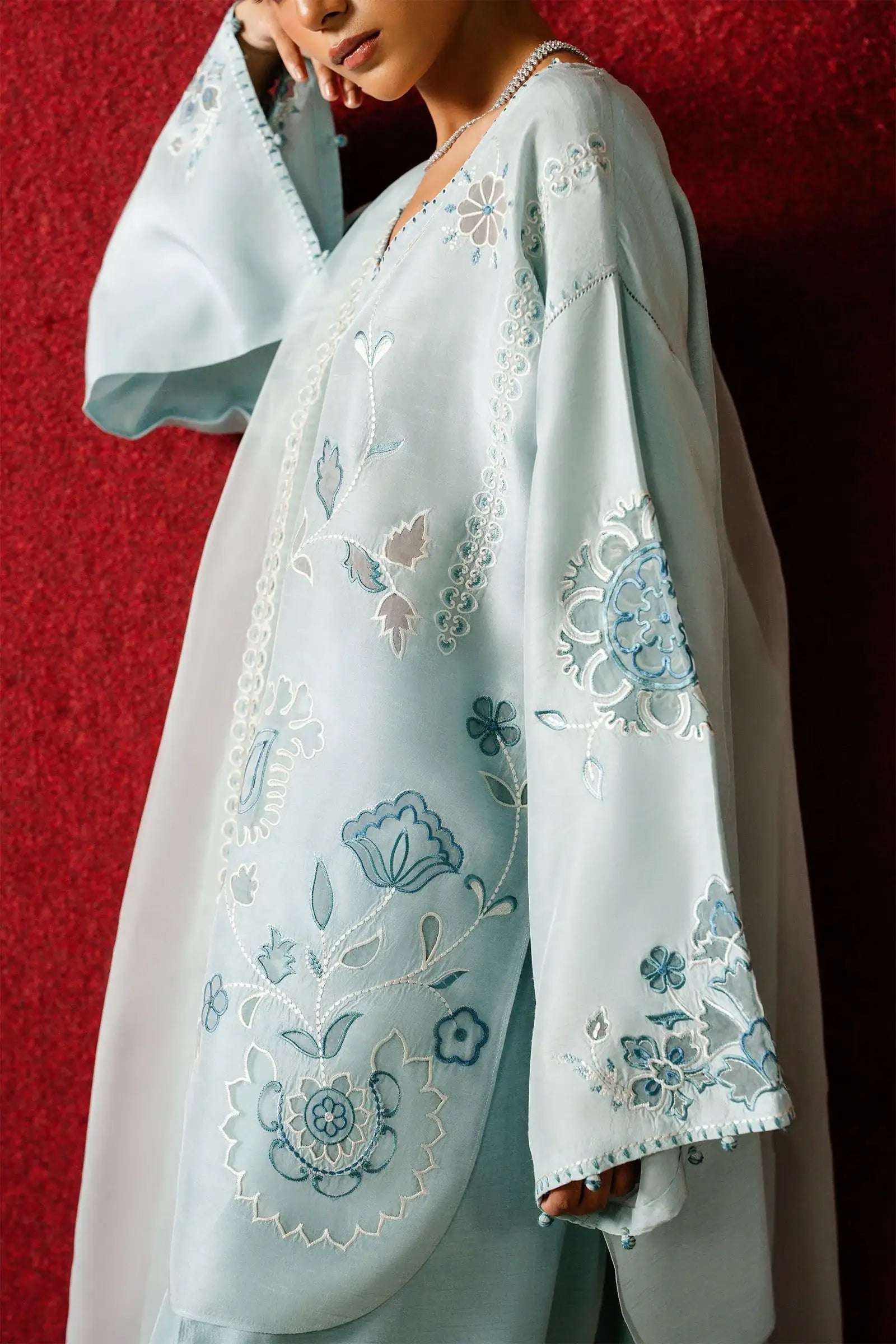 Zaha | Serae Pret | AVELINE