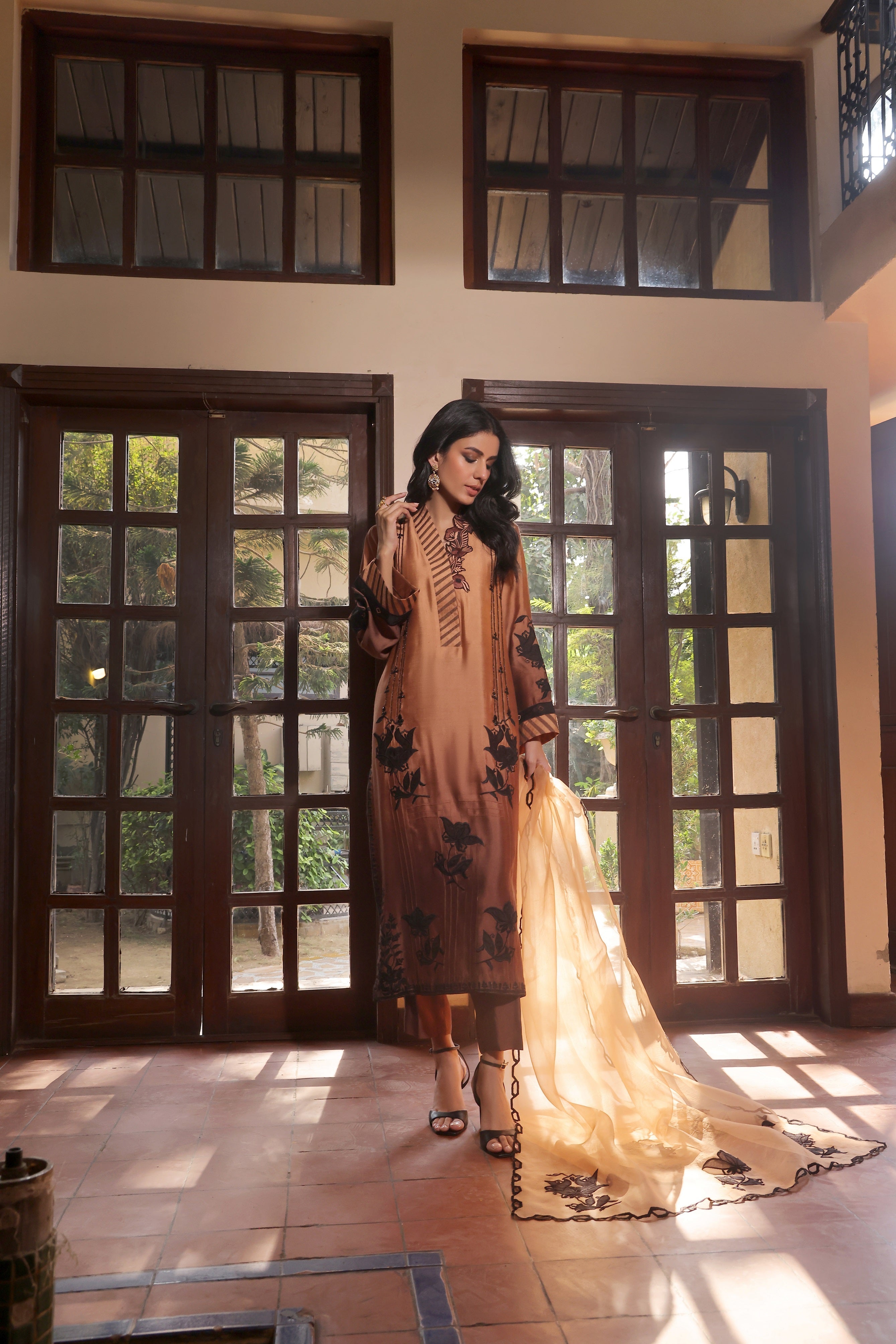 Mona Imran | Ezel Eid 25 | Ariana