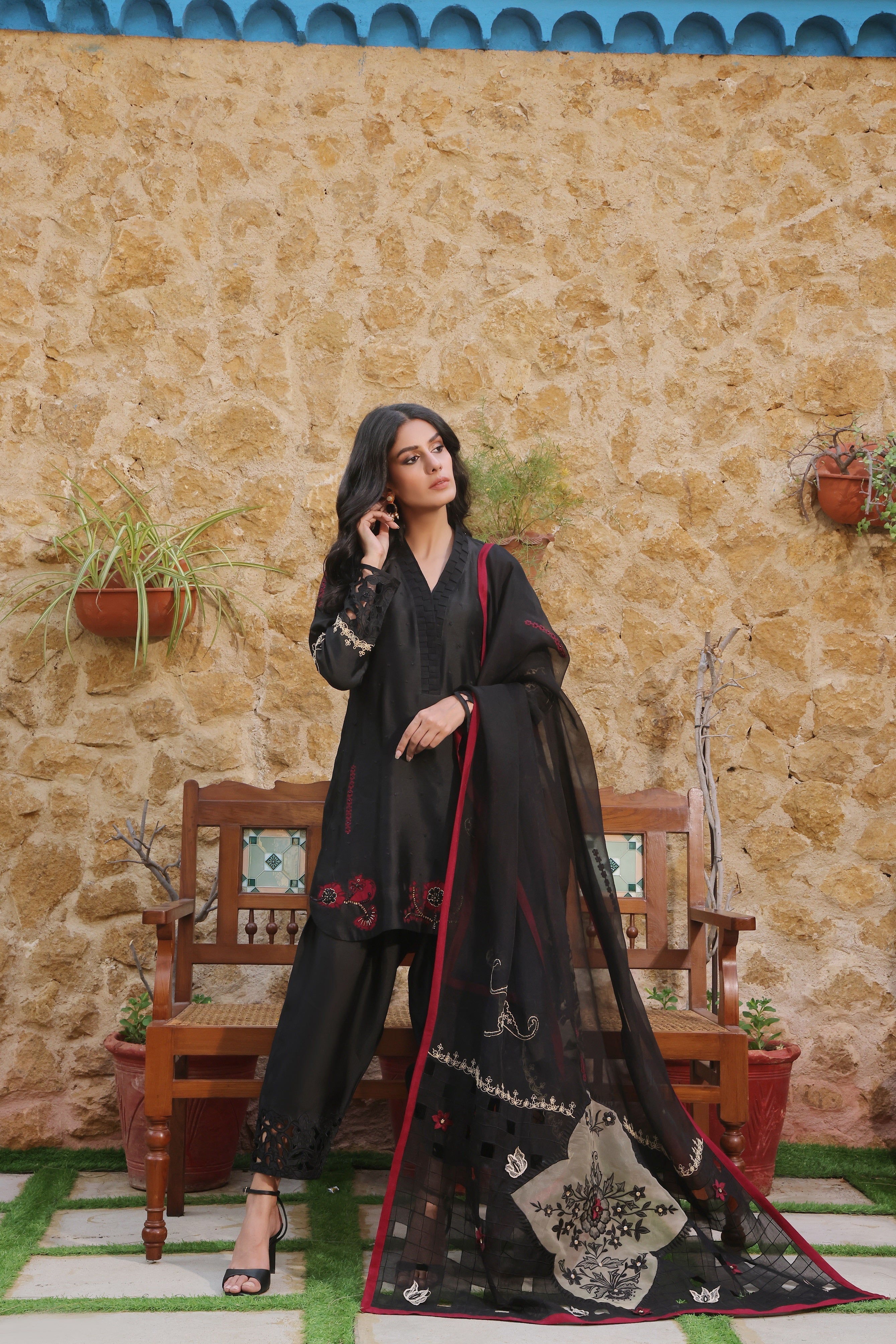 Mona Imran | Ezel Eid 25 | Nazli