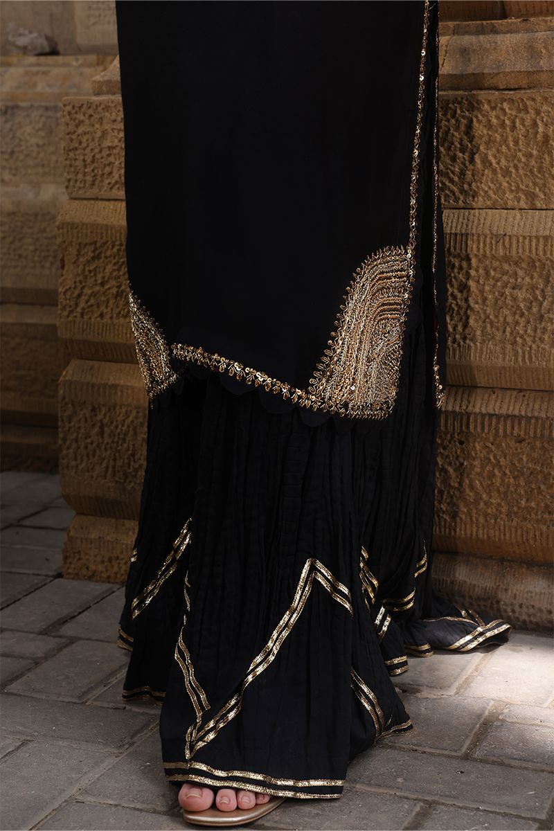 Mona Imran | Dilzaib Formals | Janan