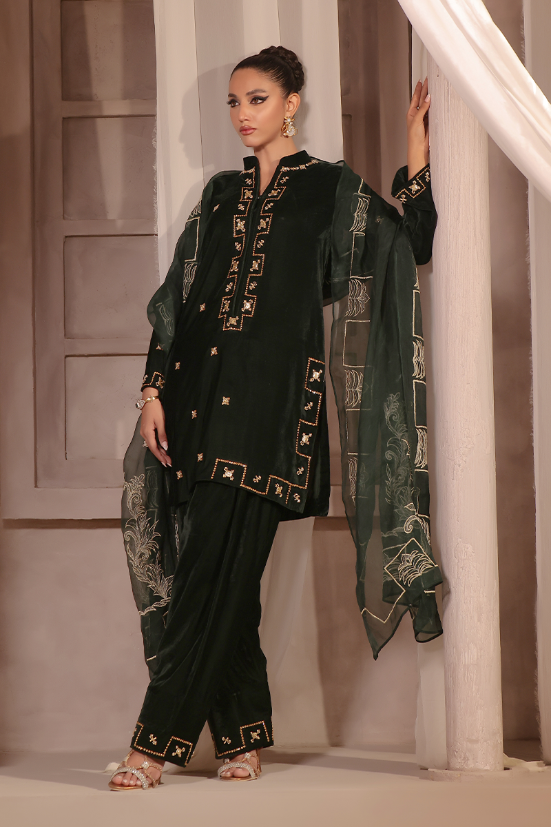 Mona Imran | Riona Velvet Affair | Hiraya